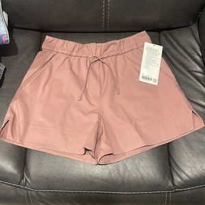 Lululemon Cinchable Waist HR Woven Short 3.5”